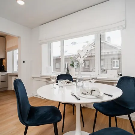 Center Maneezi Apartman