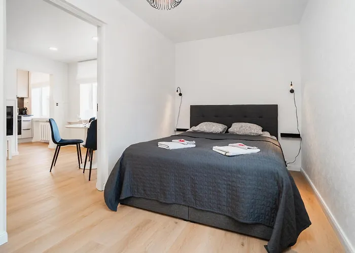 Center Maneezi Apartman