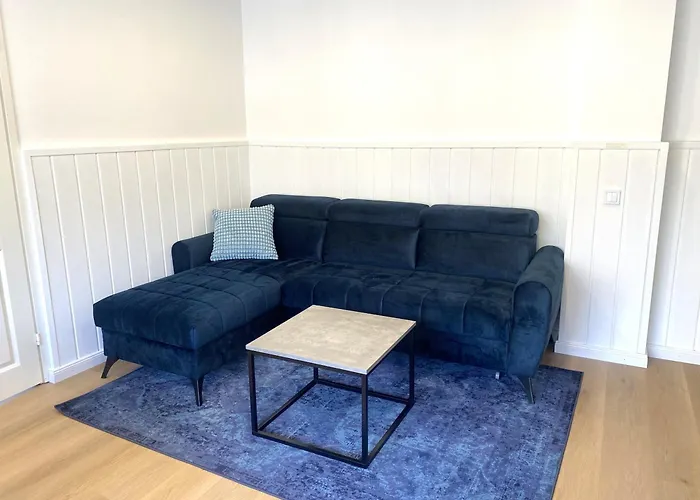 Center Maneezi Apartment