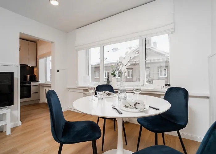 Center Maneezi Apartment